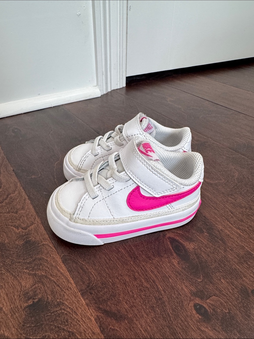 Nike Baby Girls Court Shoes Sneakers Casual Style, baby size 4, Pink & White